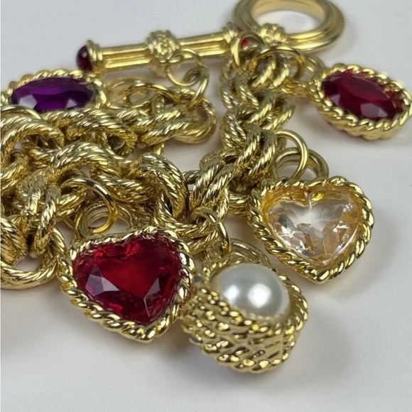 Vintage 80s Givenchy Lucite Charm Bracelet Chunky Heart Goldtone Runway SZ 6-3/4 - Picture 12 of 16